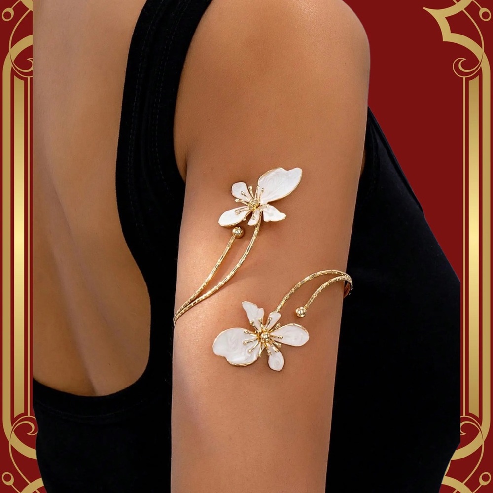 Gold and Cream Floral Bracelet